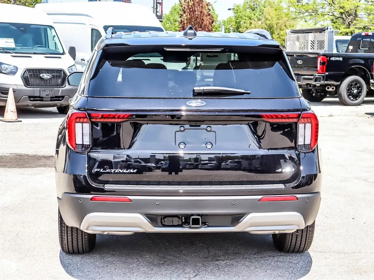 Ford Explorer снимка Ford Explorer