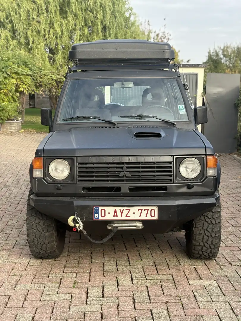 Mitsubishi Pajero - 1