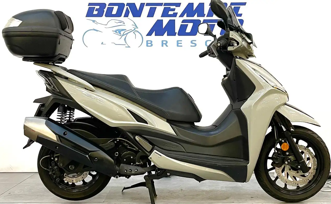 Kymco Agility 300