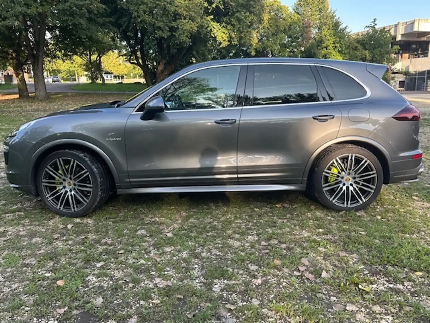 Porsche Cayenne Cayenne S Hybrid Tiptronic S Grau - 1
