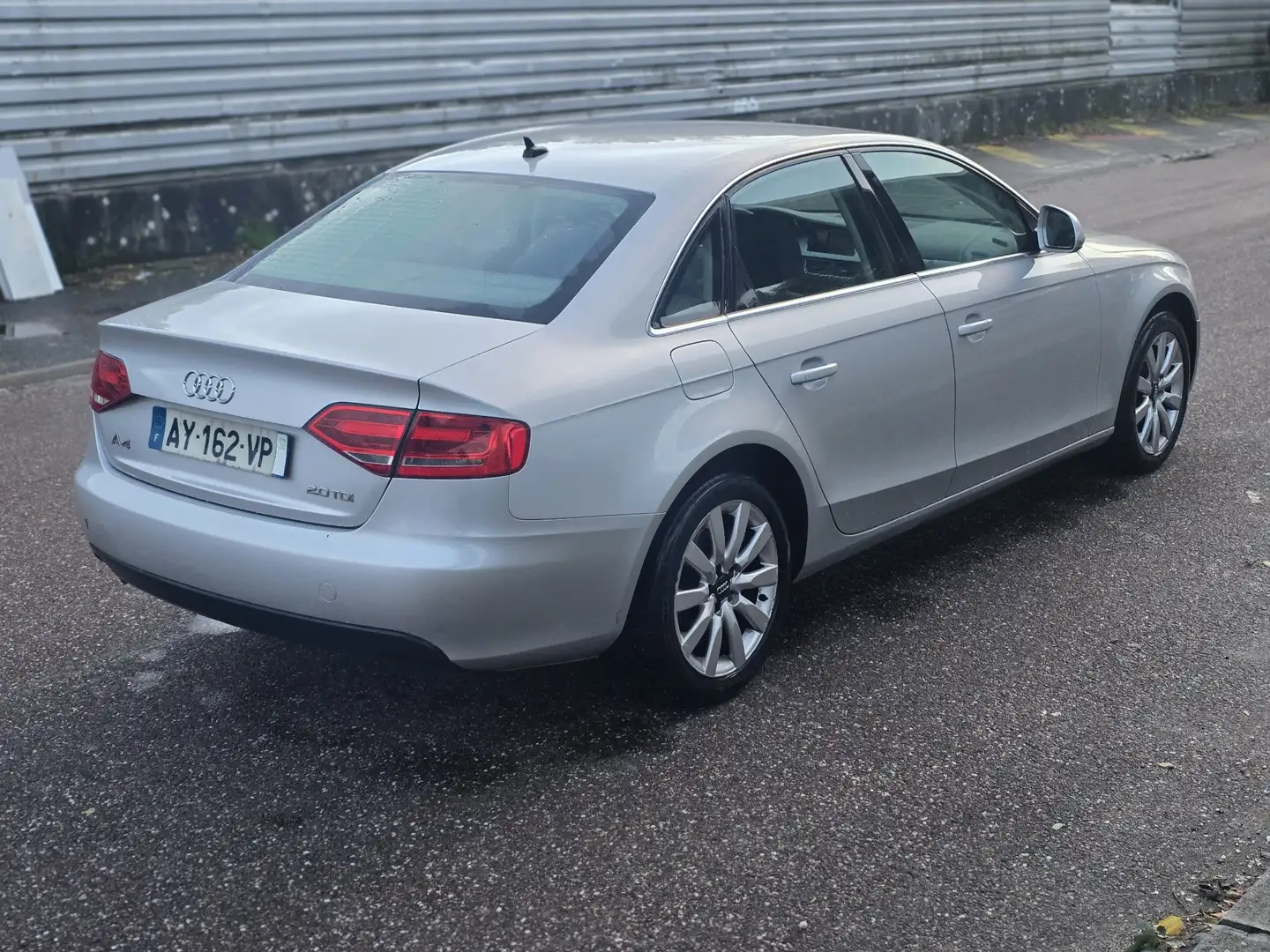 Audi A4 2.0 TDI 143 DPF Ambition Luxe Multitronic A - 2