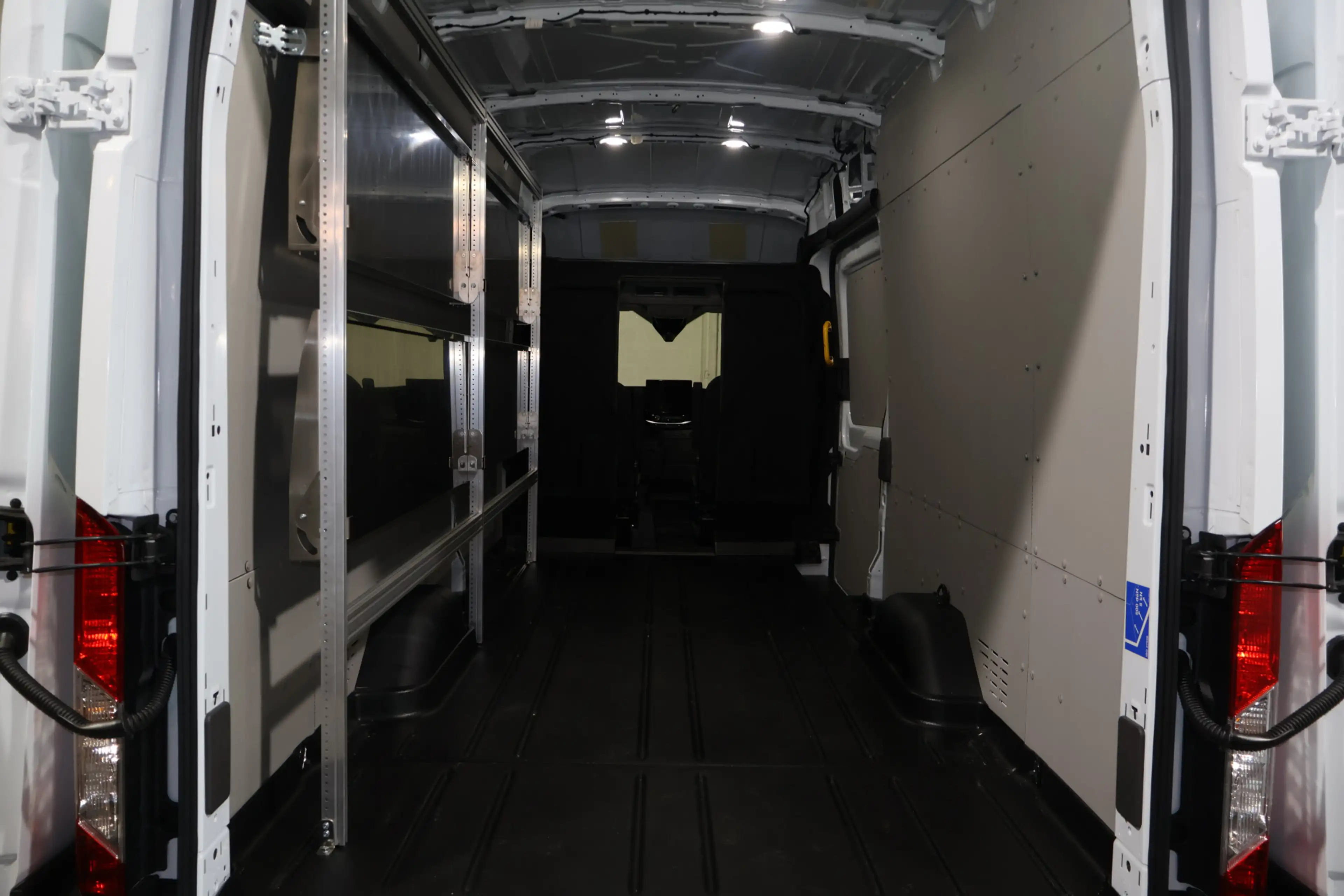 Ford E-Transit 350 L4 H3 Trend 68 kWh (Wordt verwacht) — photo 2