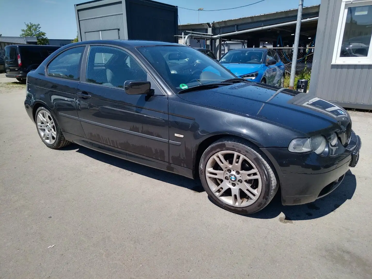 BMW 318 Compact 318ti+KLIMAAUTOMATIK+NAVI+TÜV/09/2026 Schwarz - 2