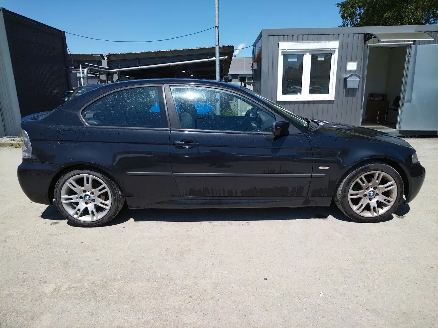 BMW 318 Compact 318ti+KLIMAAUTOMATIK+NAVI+TÜV/09/2026 Schwarz - 1