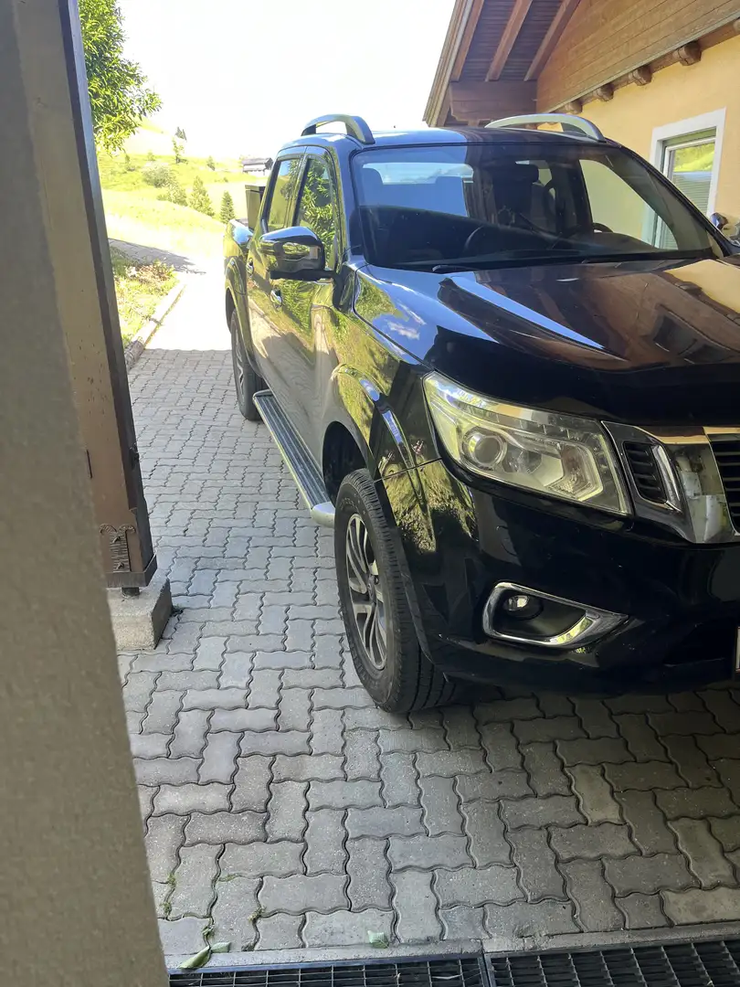 Nissan NP300 Tekna Double Cab 4x4 Schwarz - 1