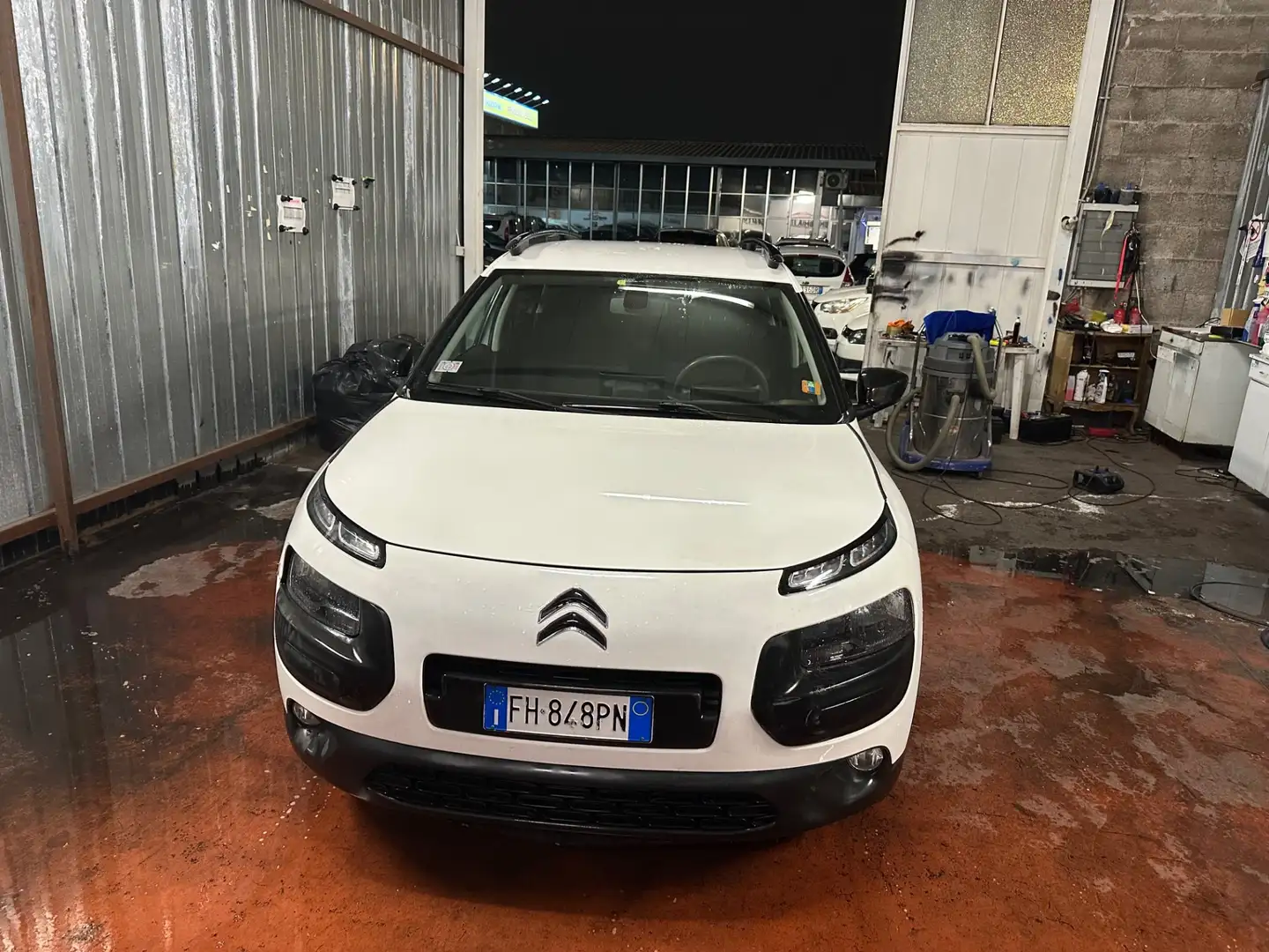 Citroen C4 Cactus PureTech 82 Feel Weiß - 2