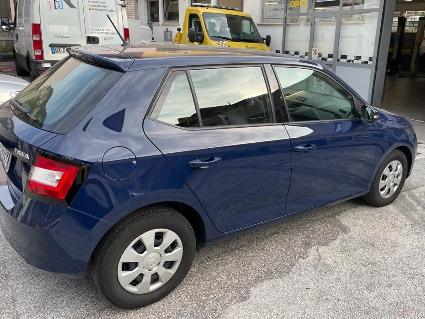 Skoda Fabia 1.4 tdi Active 75cv Blu/Azzurro - 2