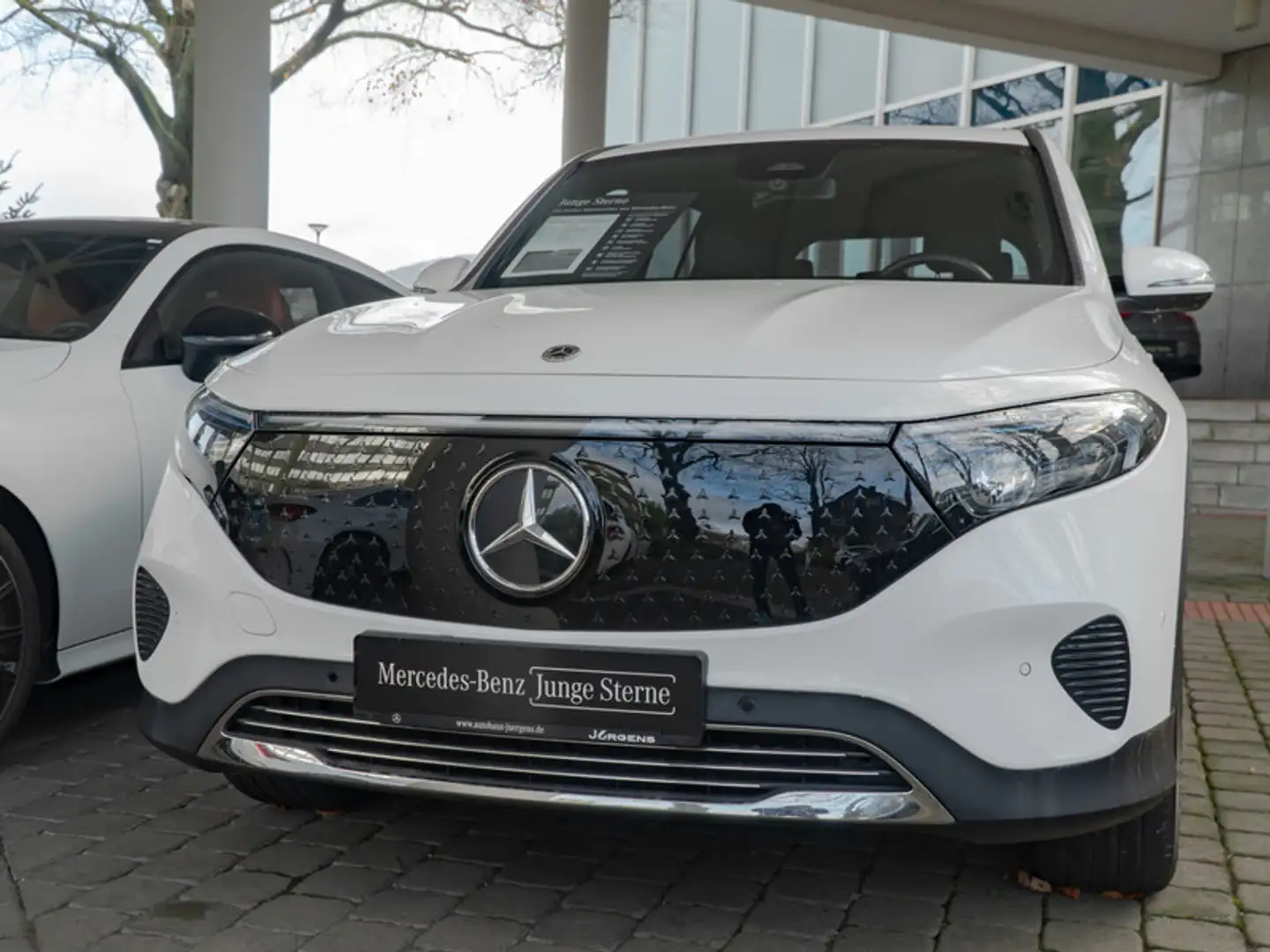 Mercedes-Benz EQB 300 4M Progressive/LED/Kamera/Totw/EASY-P/18 Weiß - 2