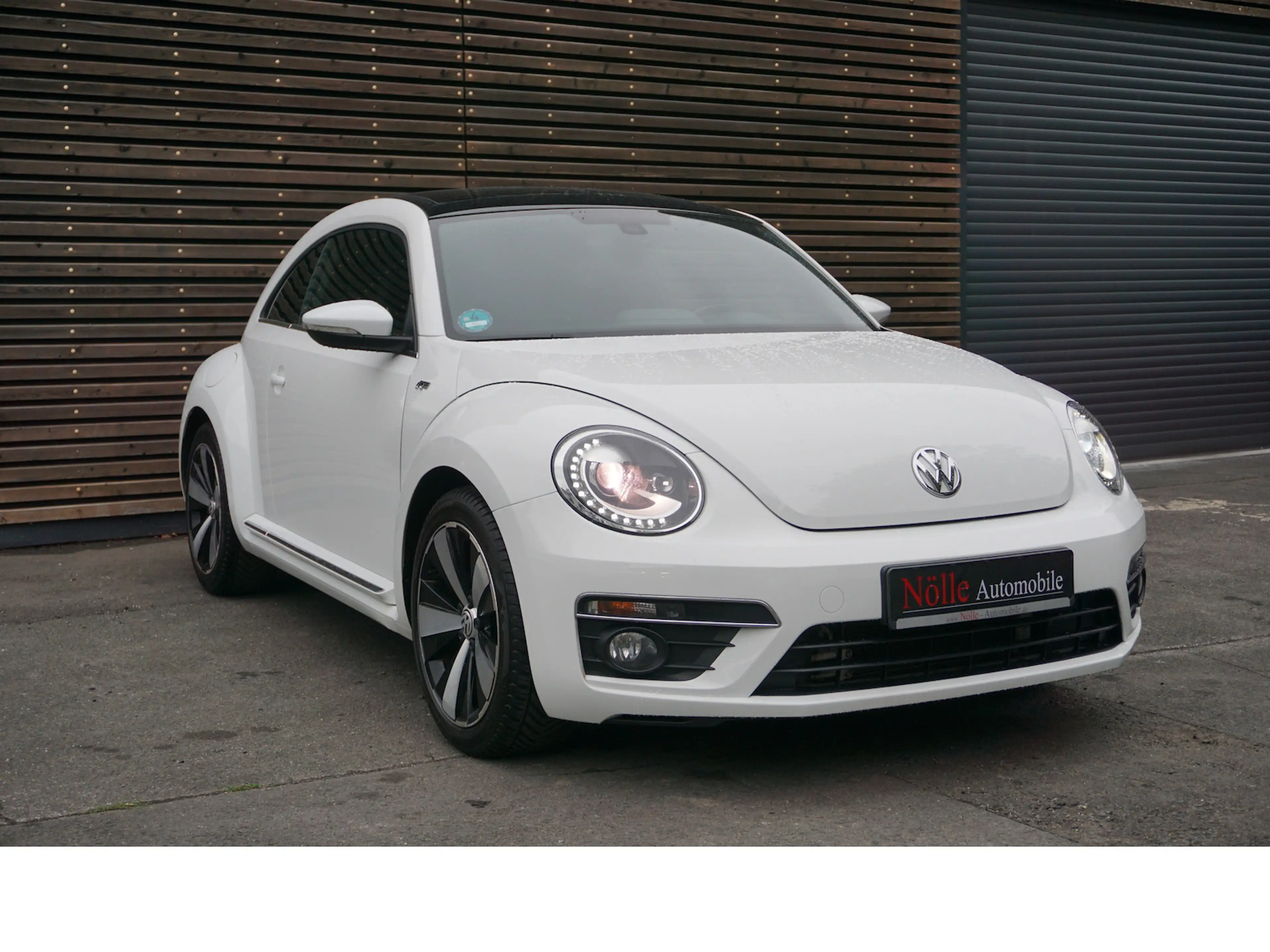 Volkswagen Beetle 1.4 TSI R-Line Pano LED Fender Sound 2.Hd — photo 3