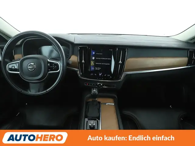 Volvo S90 view 12