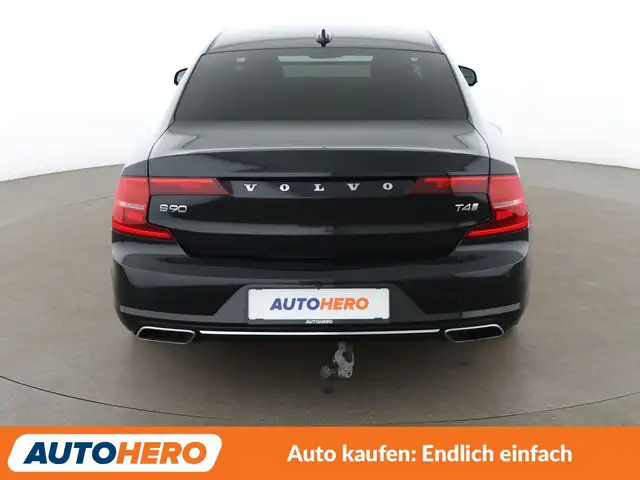 Volvo S90 view 5
