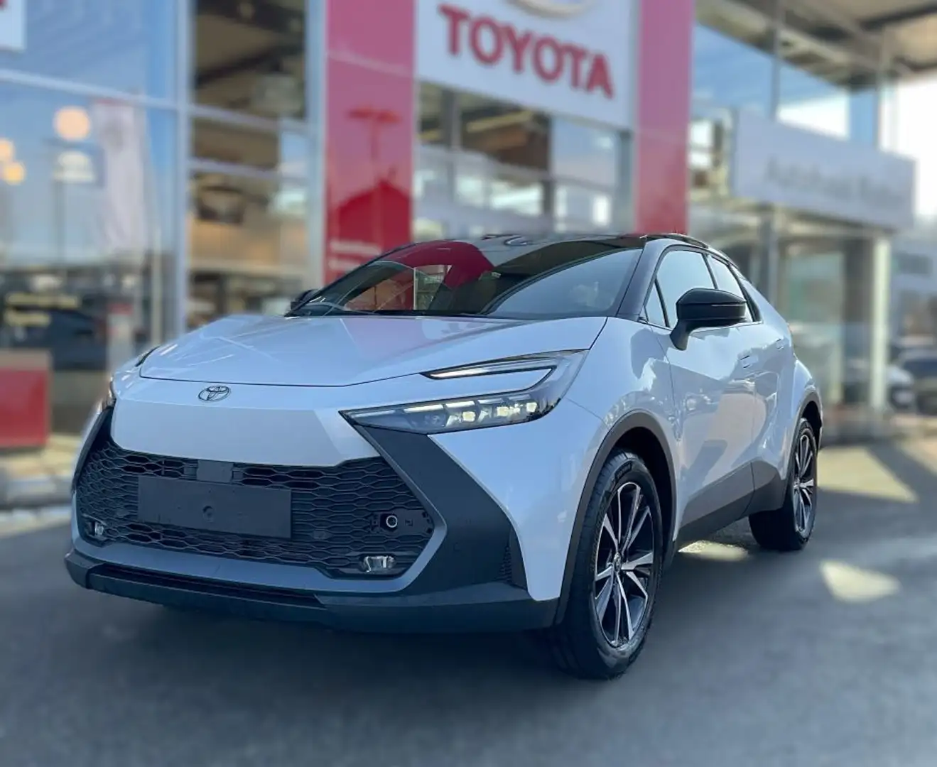 Toyota C-HR 2.0 Plug-in-Hybrid Black&White inkl. WKR Fehér - 1