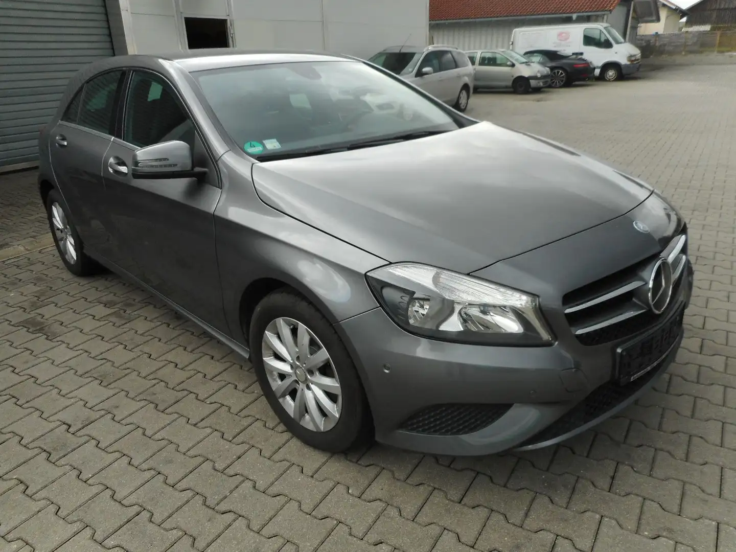 Mercedes-Benz A 200 werkstattgepflegt bedingt fahrbereit Grau - 1