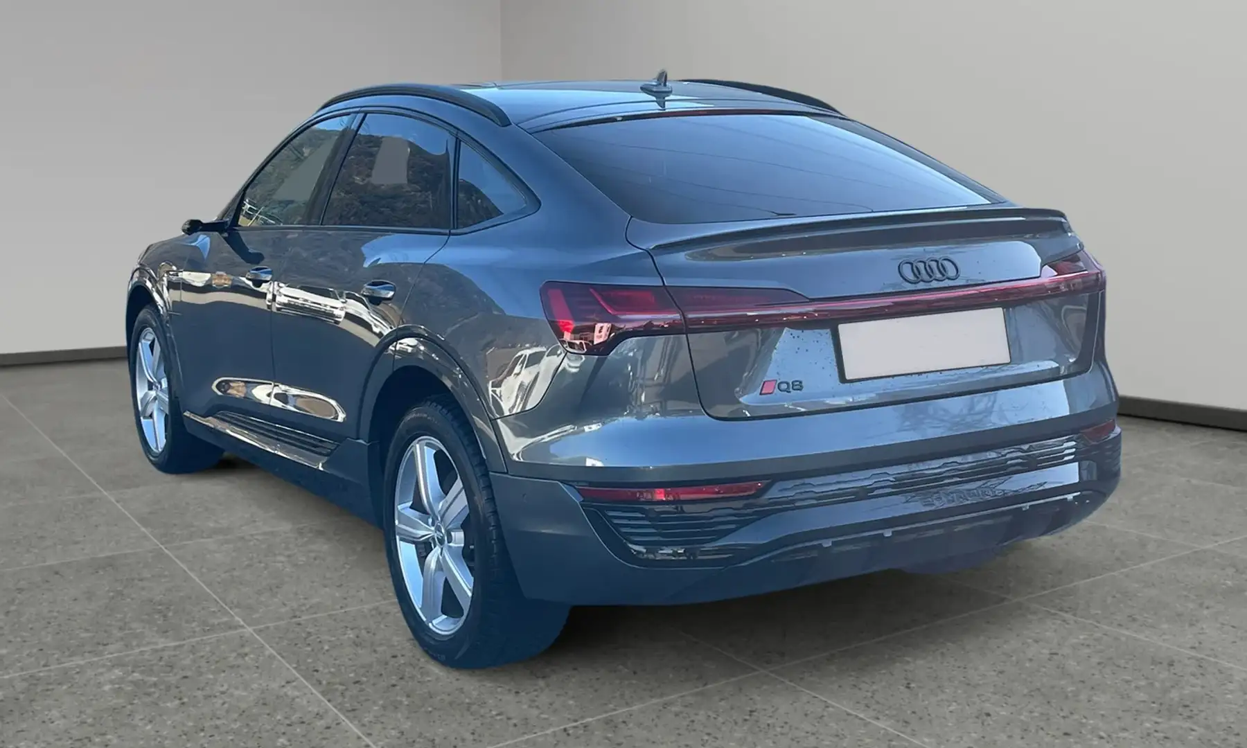 Audi Q8 e-tron Audi Q8 Sportback 55 e-tron quattro S line | Pano | HUD | Matrix | 22kW | AHK Grau - 2