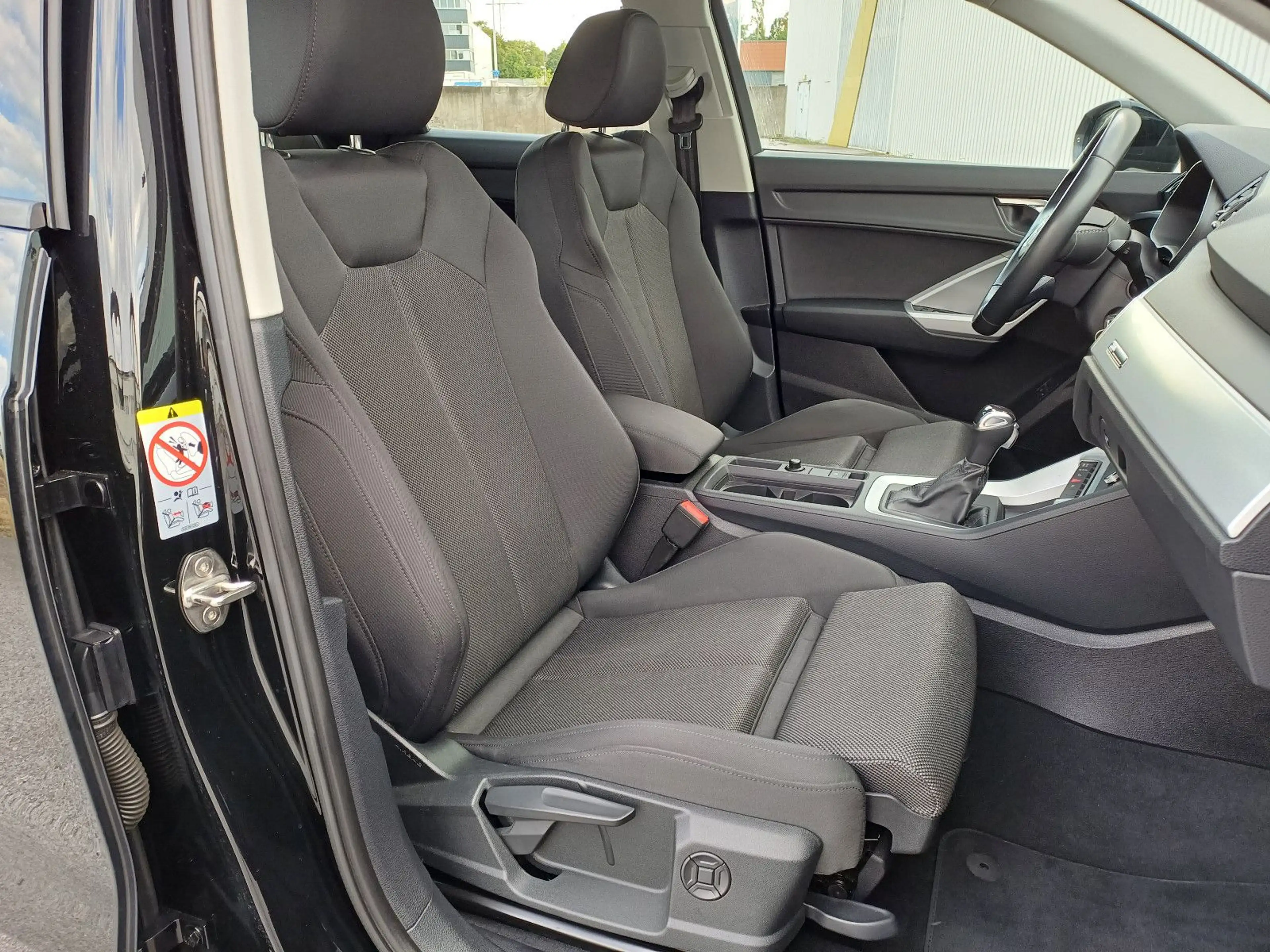 Audi Q3 45 TFSI e/Navi/Kamera/Virtual/PDC/1.HD — photo 14