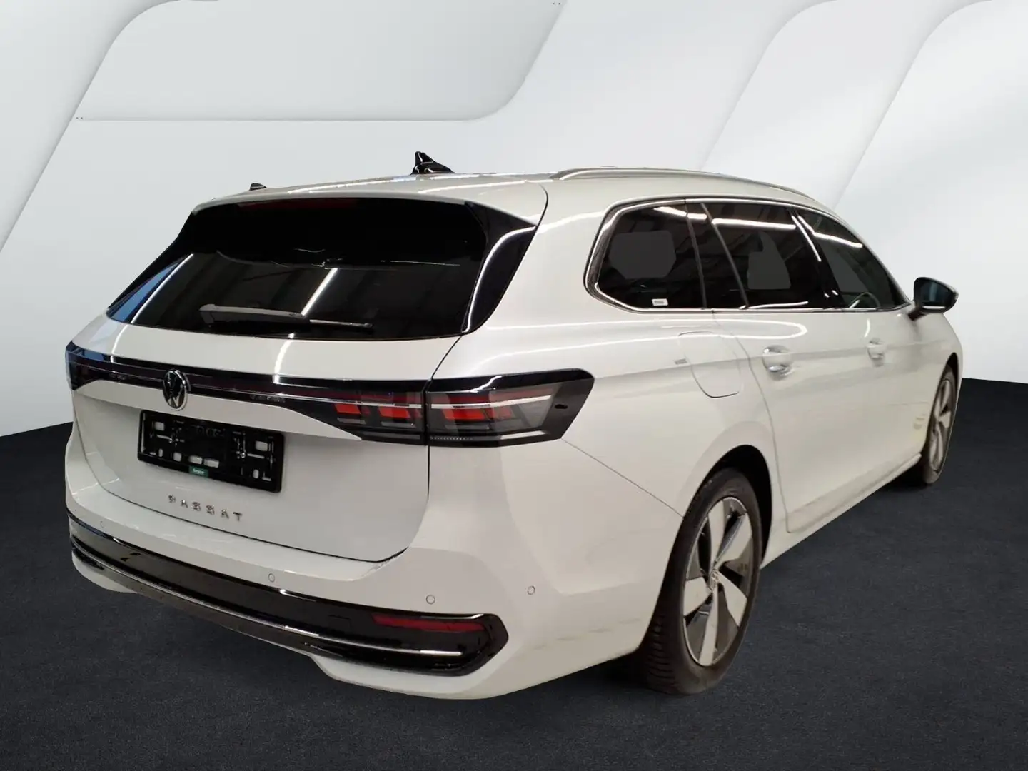 Volkswagen Passat Variant 2.0 TDI DSG Elegance IQ.Drive/360 Weiß - 2