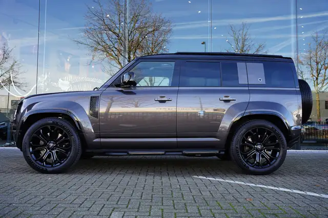 Land Rover Defender 110 P 635 V 8 Octa One of One GERESERVEERD