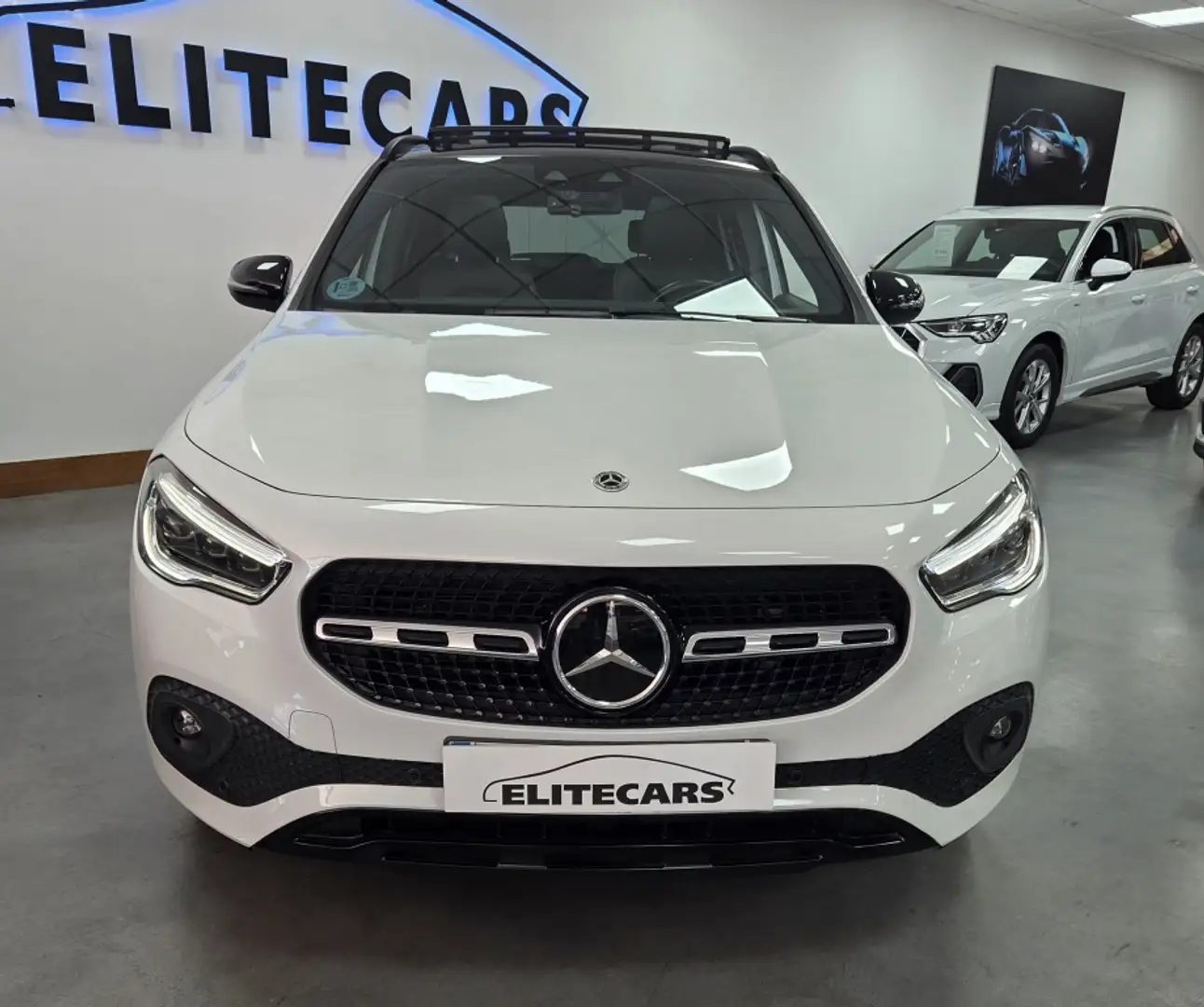 Mercedes-Benz GLA 200 200d 4Matic 8G-DCT Blanco - 2