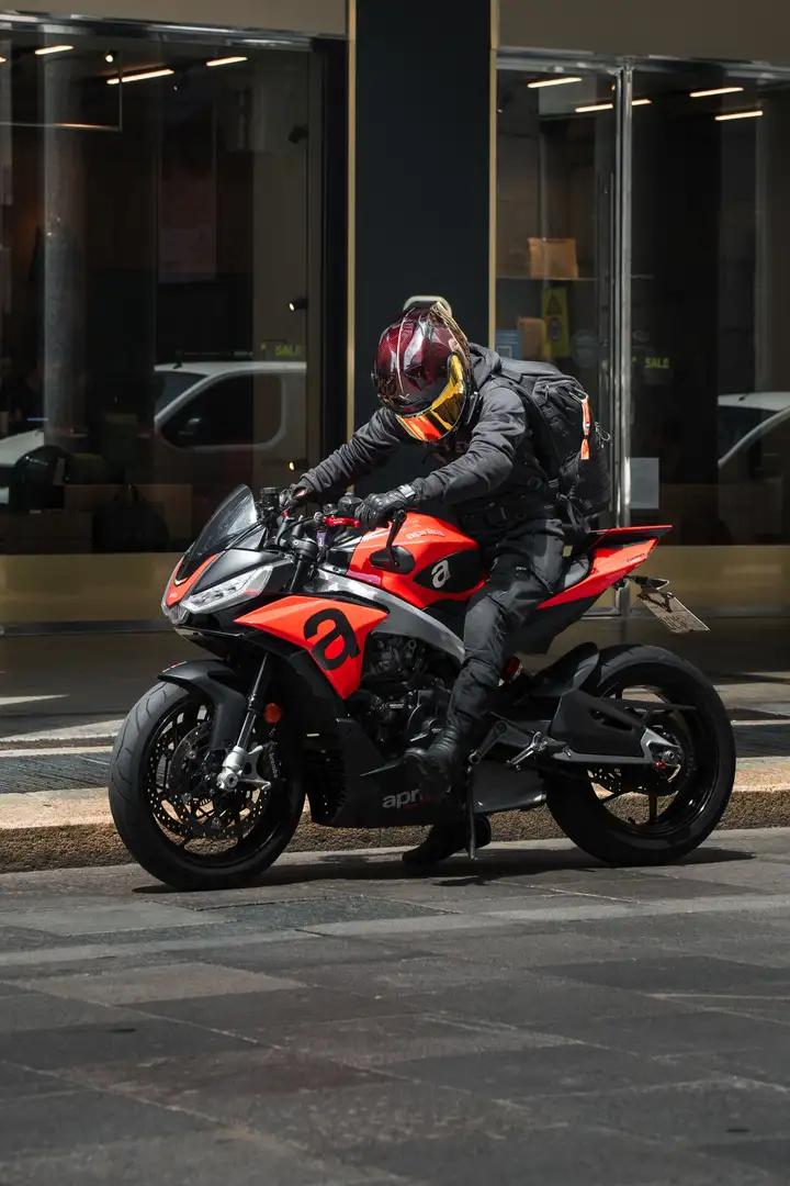 Aprilia Tuono 2023 Roşu - 1