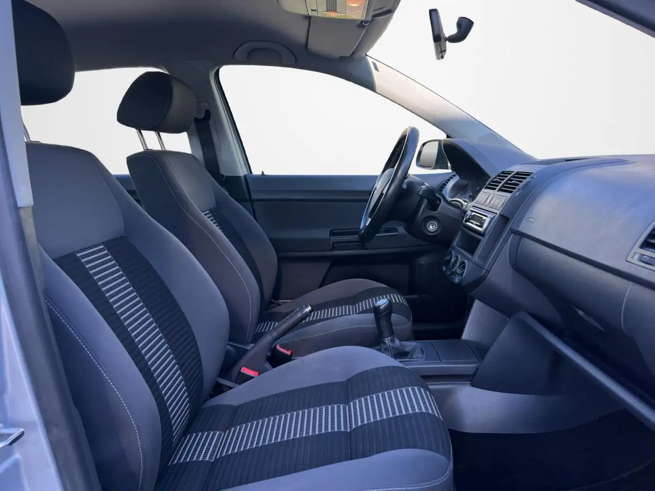 Volkswagen Polo Citadine 5 portes — photo 4
