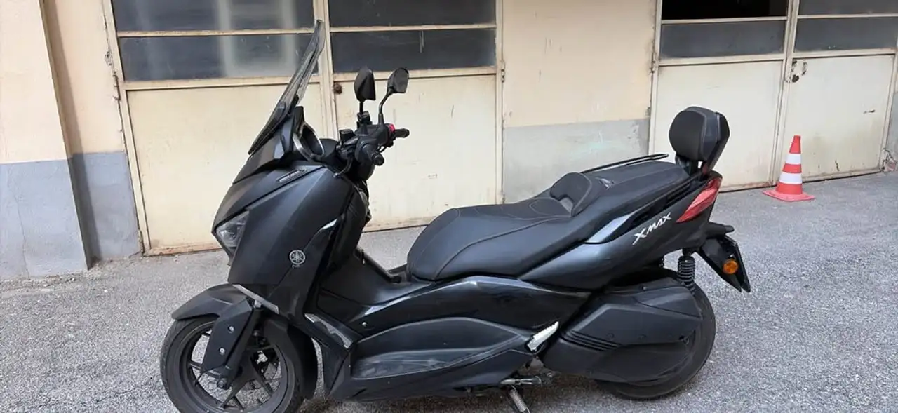 Yamaha X-Max 300
