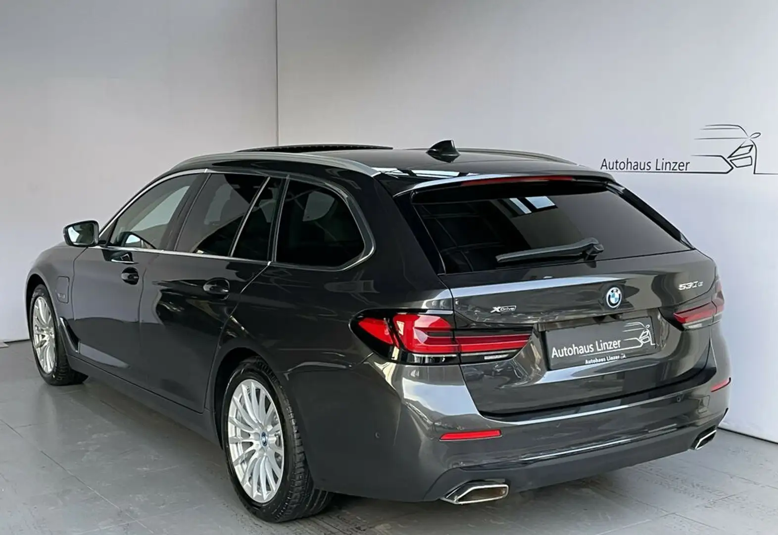 BMW 530 e xDrive LCI *LED*360°*AHK*H&K*PANO*LEDER*StHz* Grau - 2