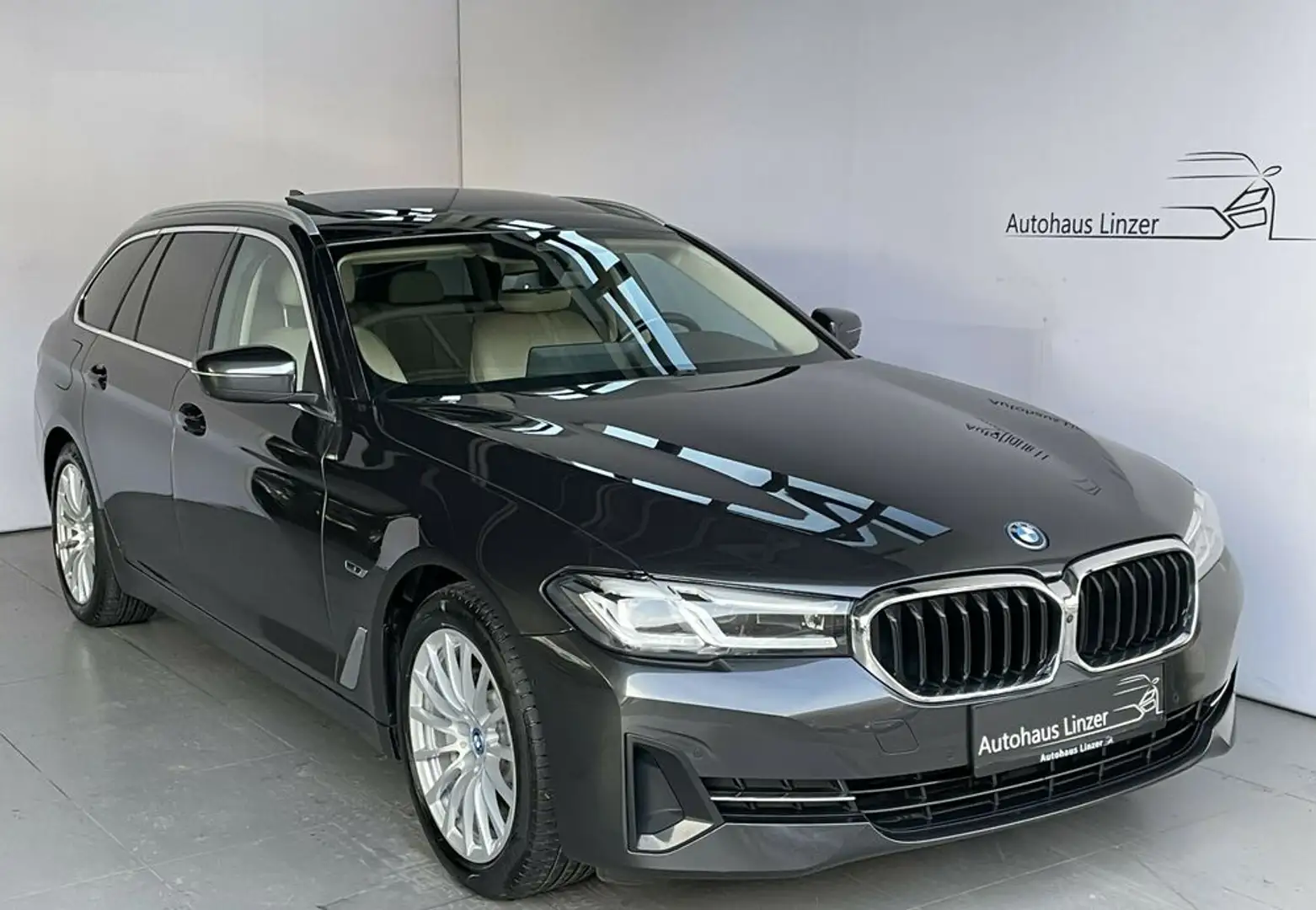 BMW 530 e xDrive LCI *LED*360°*AHK*H&K*PANO*LEDER*StHz* Grau - 1