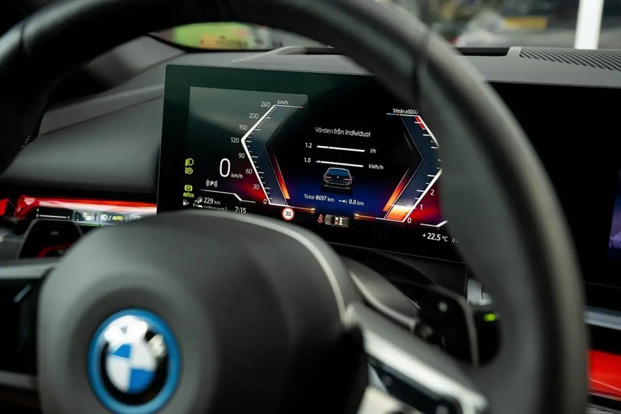 BMW 530 5-serie 530e xDrive Touring M Sport Bowers & Wil, миниатюра 10