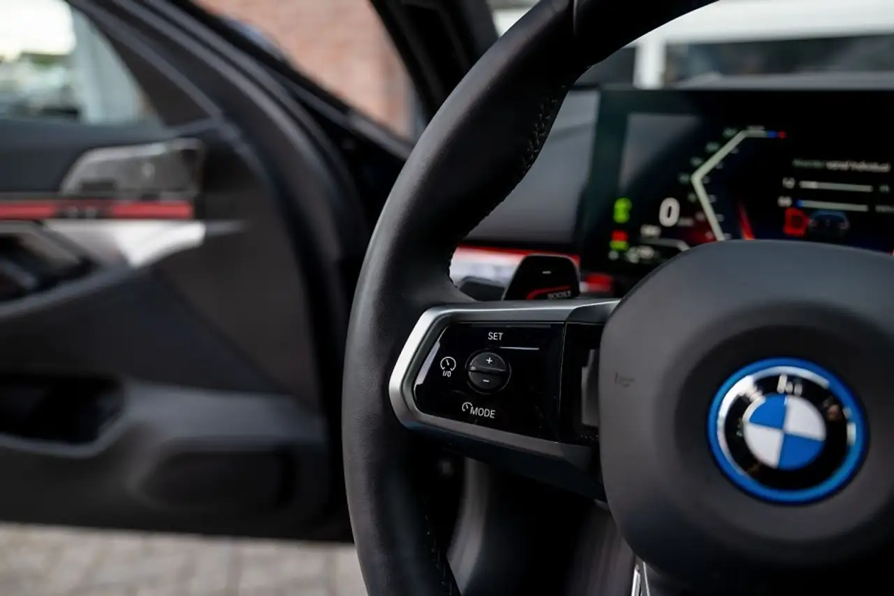 BMW 530 5-serie 530e xDrive Touring M Sport Bowers & Wil, миниатюра 18