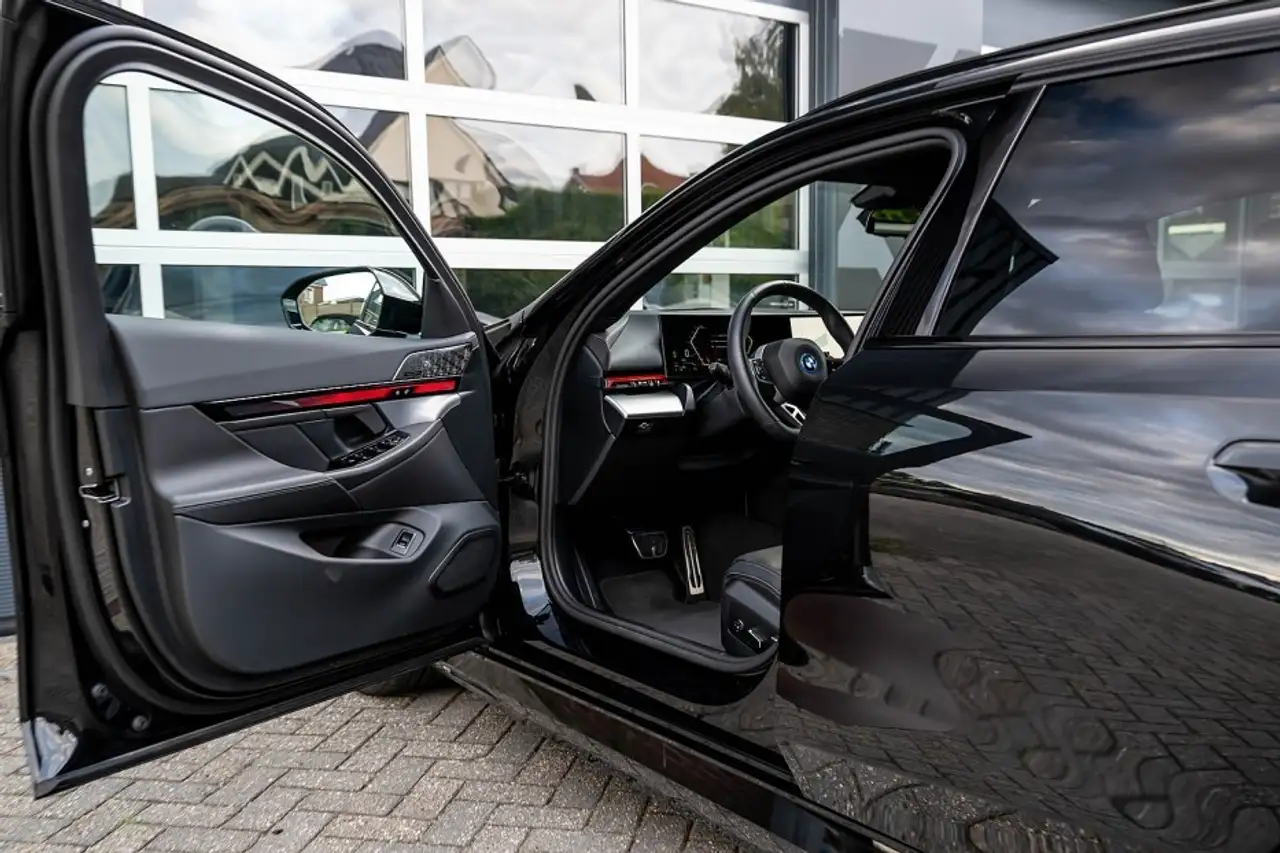 BMW 530 5-serie 530e xDrive Touring M Sport Bowers & Wil, миниатюра 11