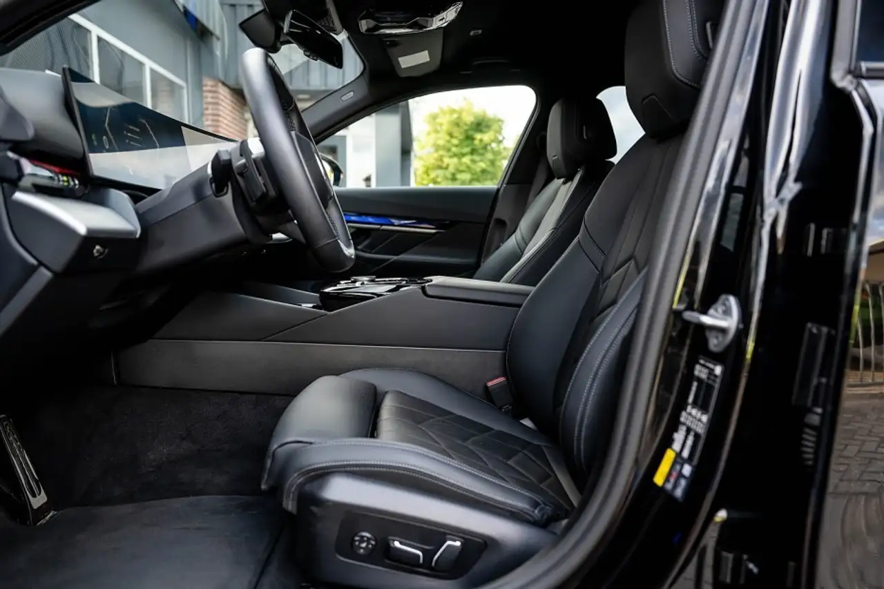 BMW 530 5-serie 530e xDrive Touring M Sport Bowers & Wil, миниатюра 14