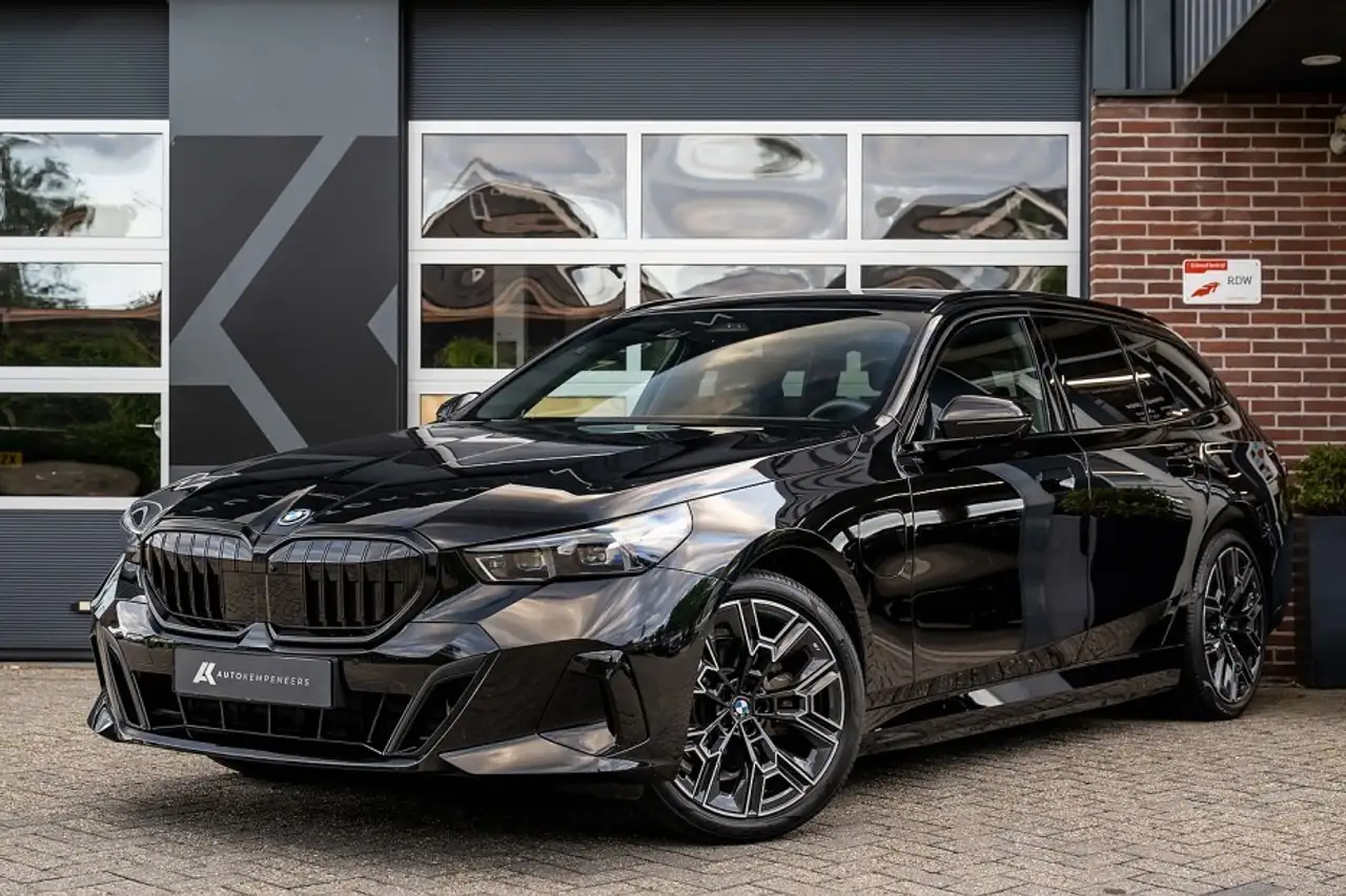 BMW 530 5-serie 530e xDrive Touring M Sport Bowers & Wil