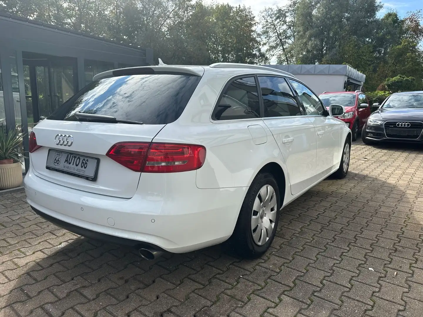 Audi A4 Avant 1.8 TFSI Attract|Navi|Temp|MFL|1.Hand Weiß - 2