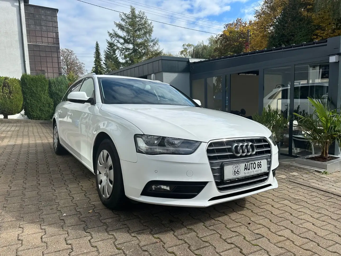 Audi A4 Avant 1.8 TFSI Attract|Navi|Temp|MFL|1.Hand Weiß - 1