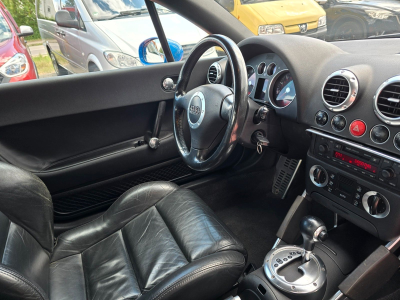 Audi TT Roadster 3.2   quattro — photo 14