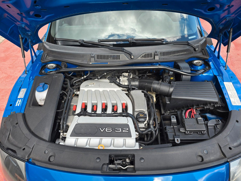Audi TT Roadster 3.2   quattro — photo 15