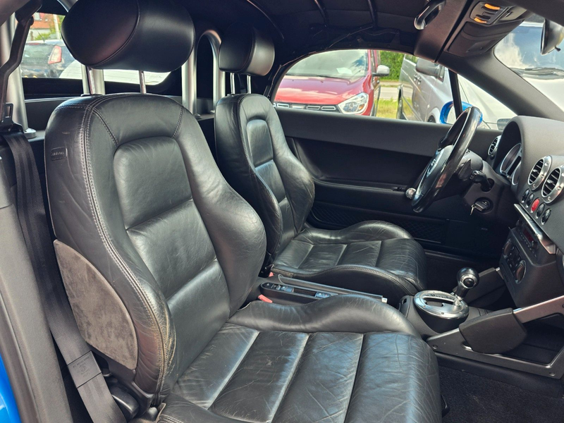Audi TT Roadster 3.2   quattro — photo 13