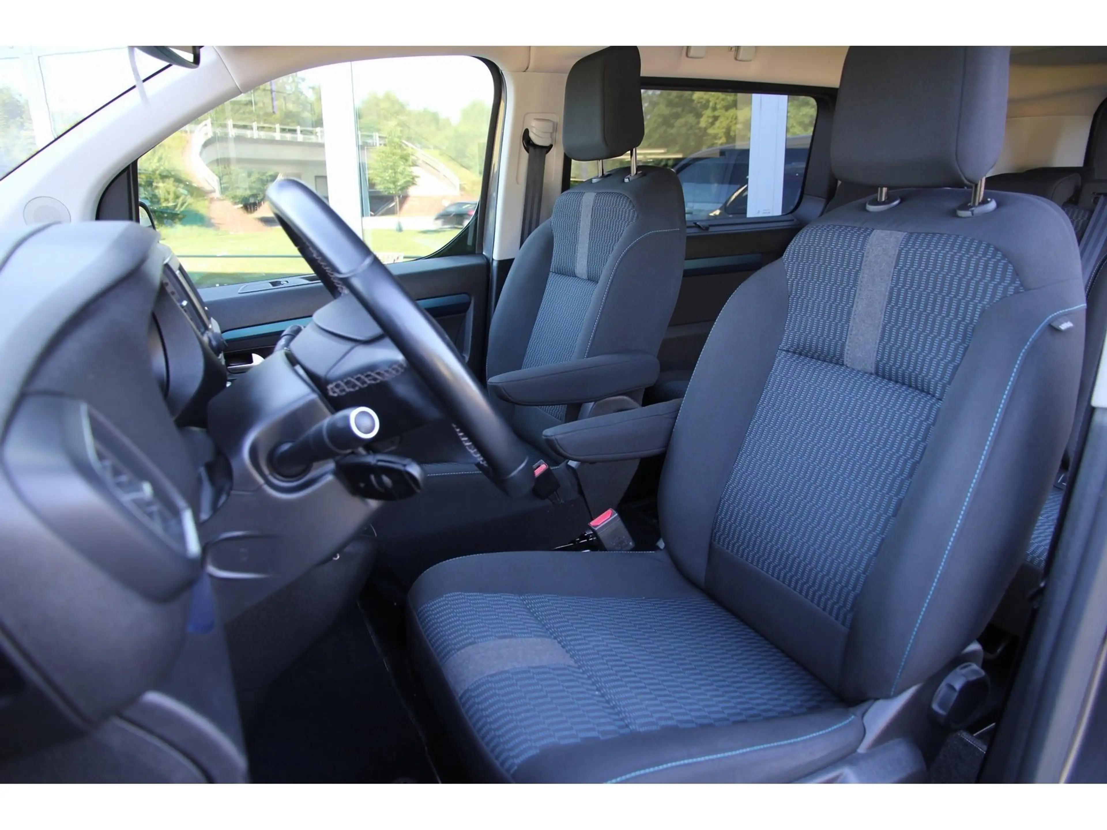 Peugeot Traveller L2 Active BHDi 150 Carplay RFK 8 Sitze — photo 14