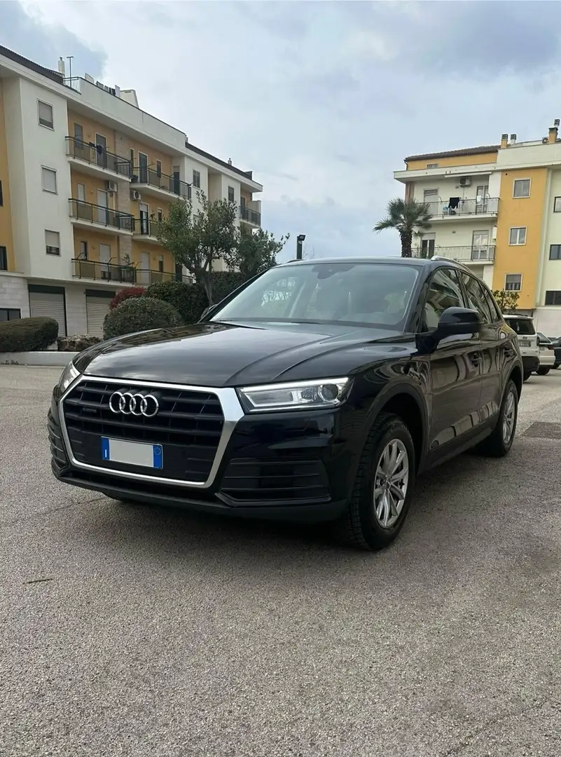 Audi Q5 40 TDI quattro S tronic Noir - 1