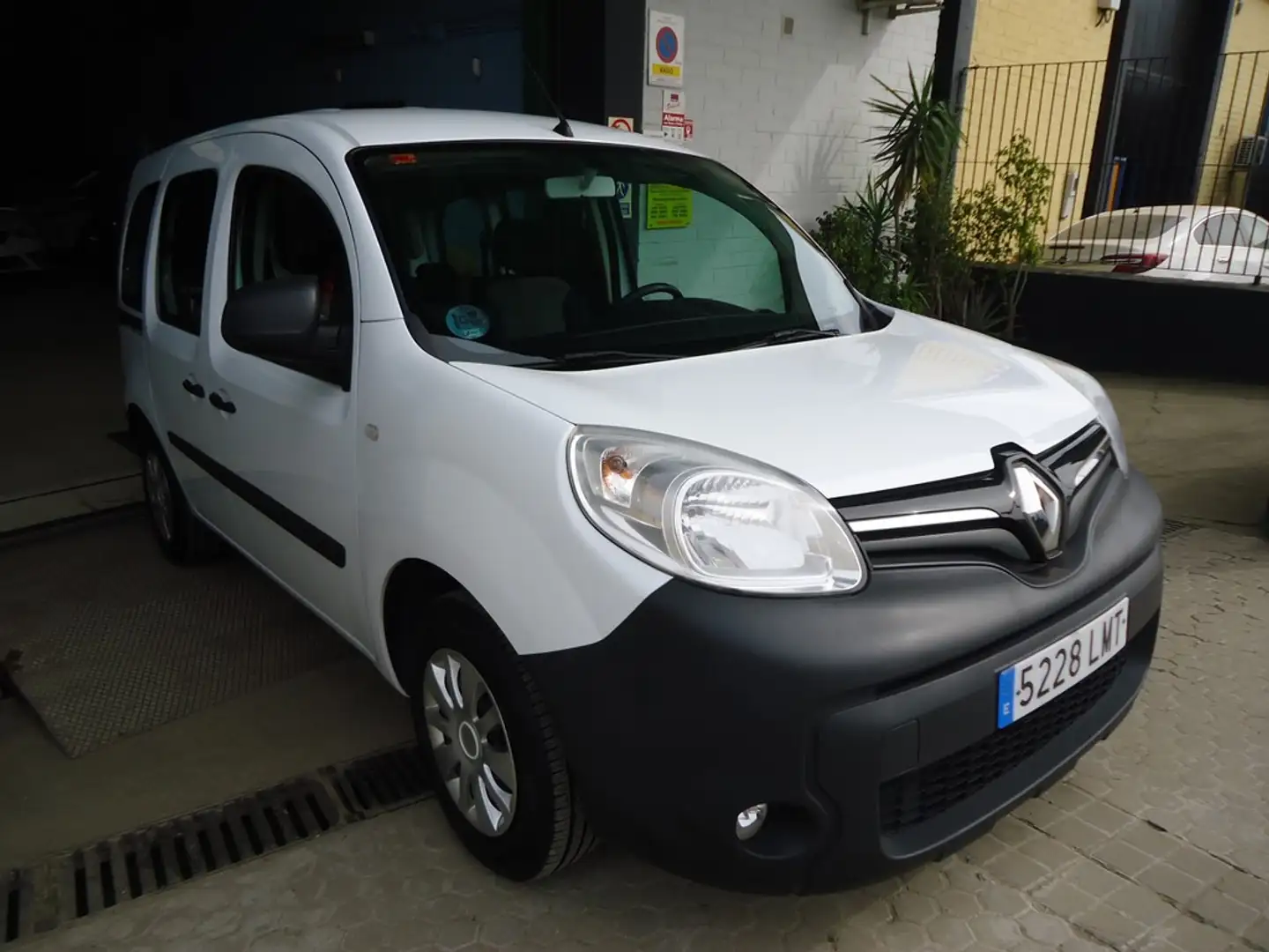 Renault Kangoo Combi 1.5dCi Blue Profesional 70kW Blanco - 2