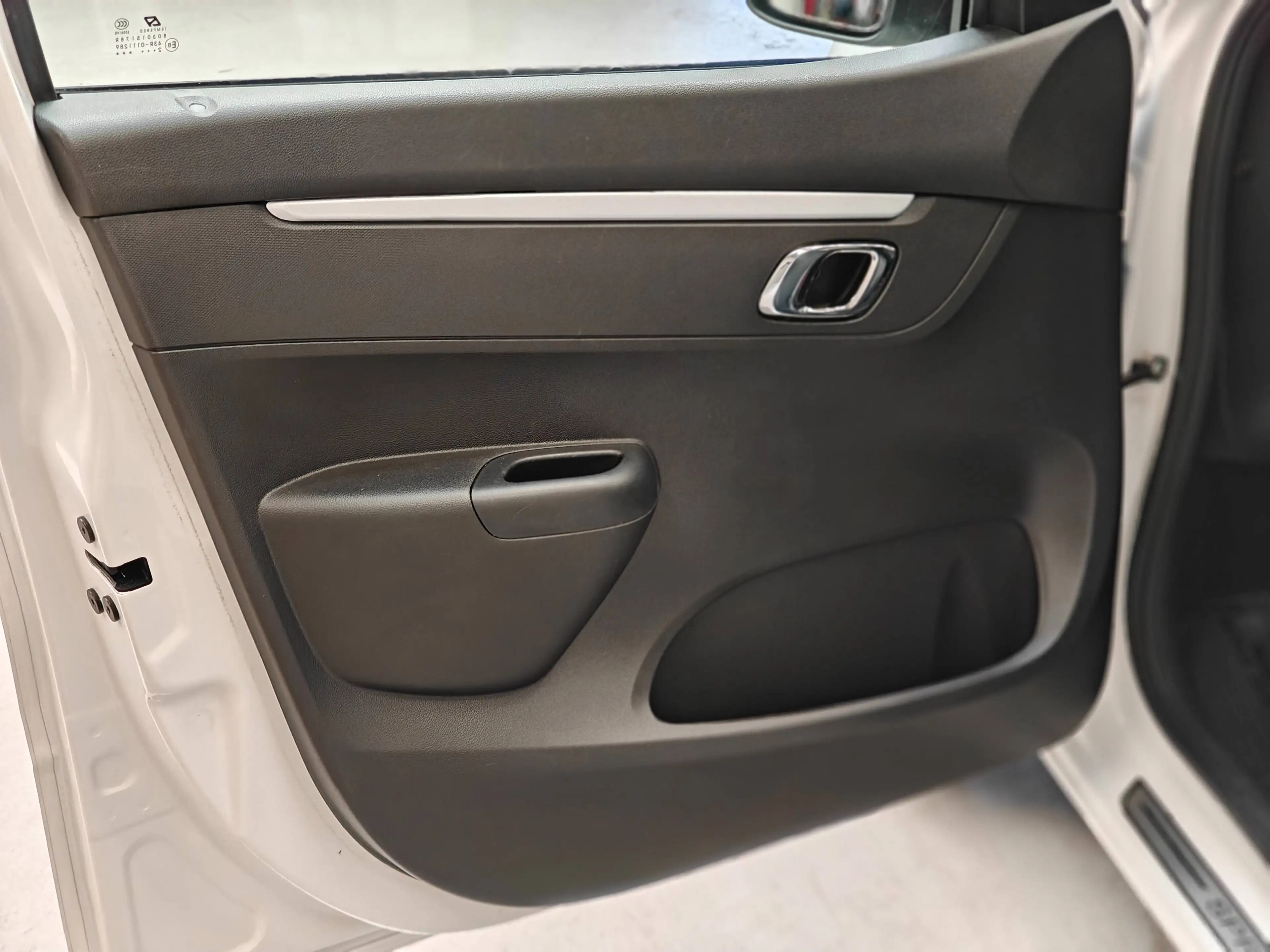 Dacia Spring 26.8 kWh Expression - Apple Carplay - GPS - Camera - Leder — photo 13