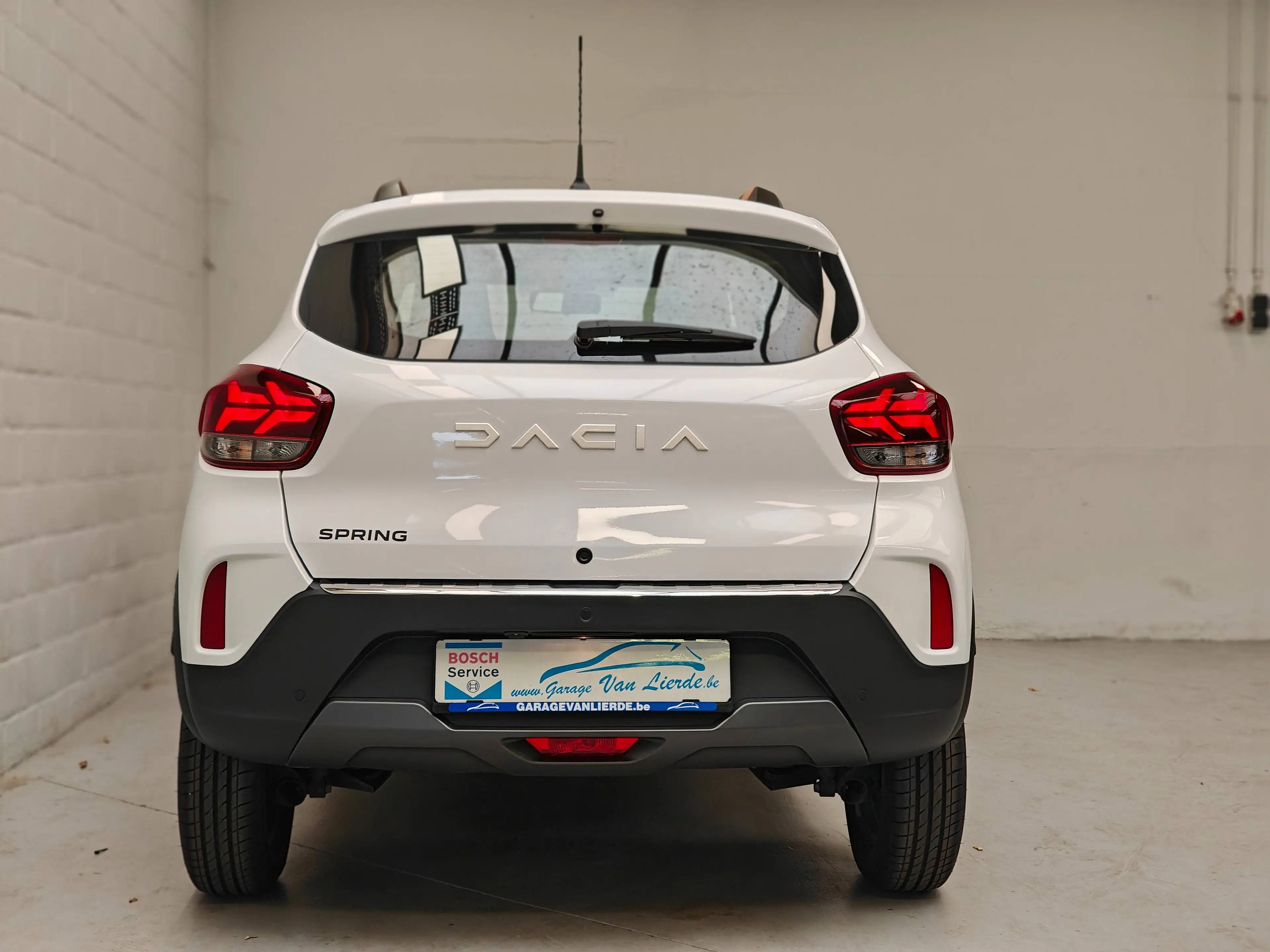 Dacia Spring 26.8 kWh Expression - Apple Carplay - GPS - Camera - Leder — photo 6