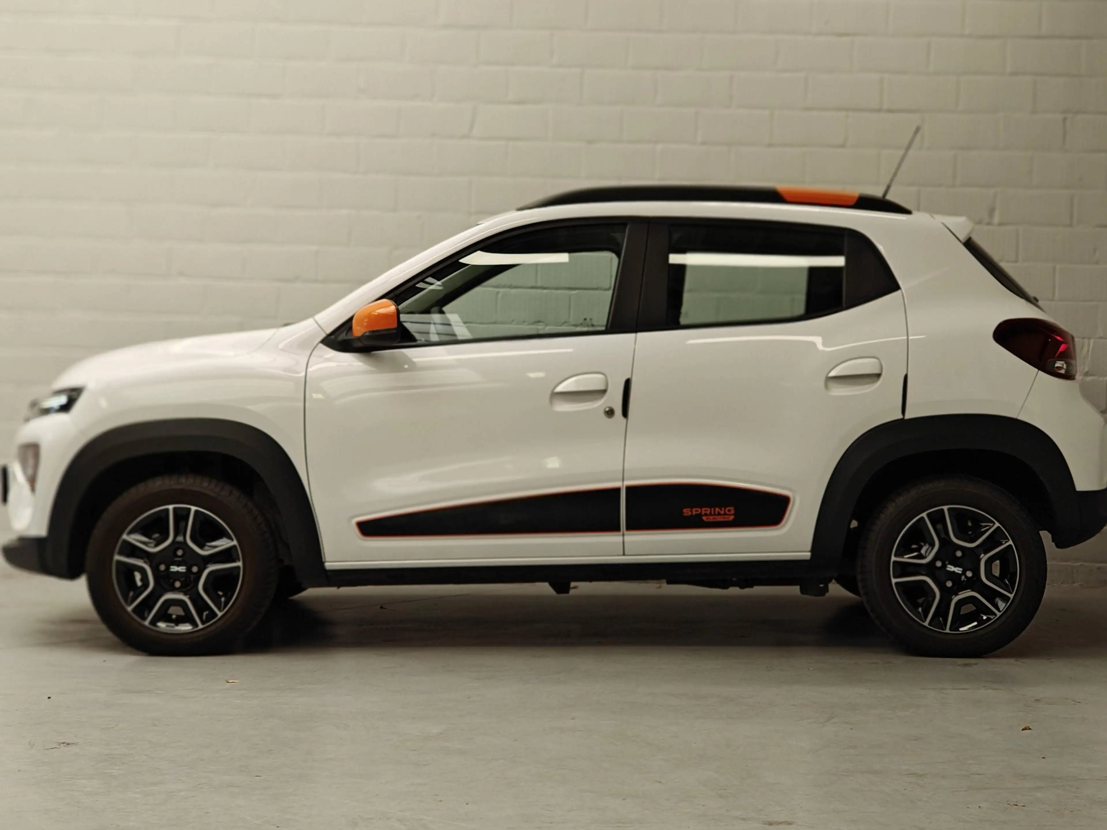 Dacia Spring 26.8 kWh Expression - Apple Carplay - GPS - Camera - Leder — photo 2