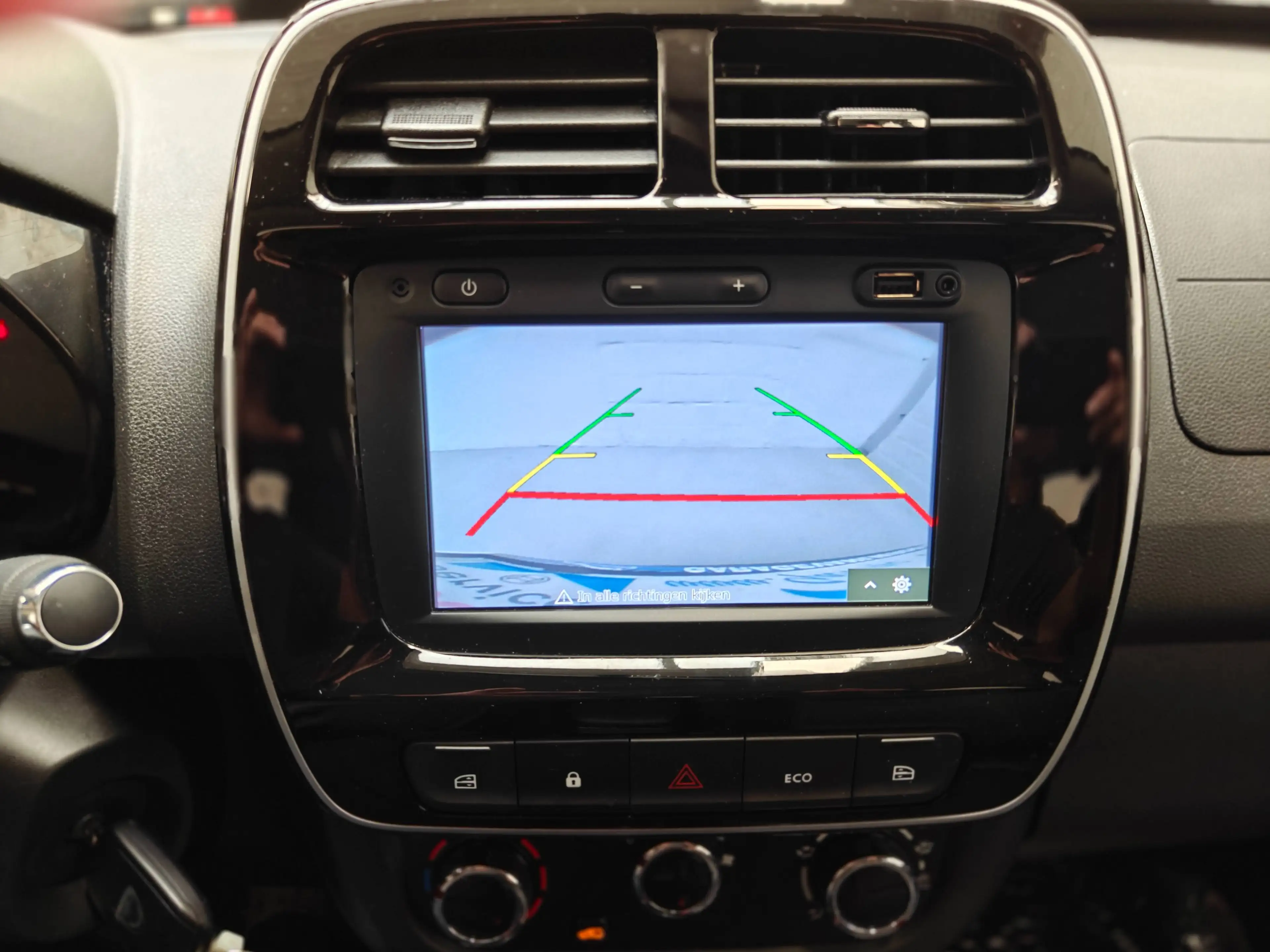 Dacia Spring 26.8 kWh Expression - Apple Carplay - GPS - Camera - Leder — photo 9