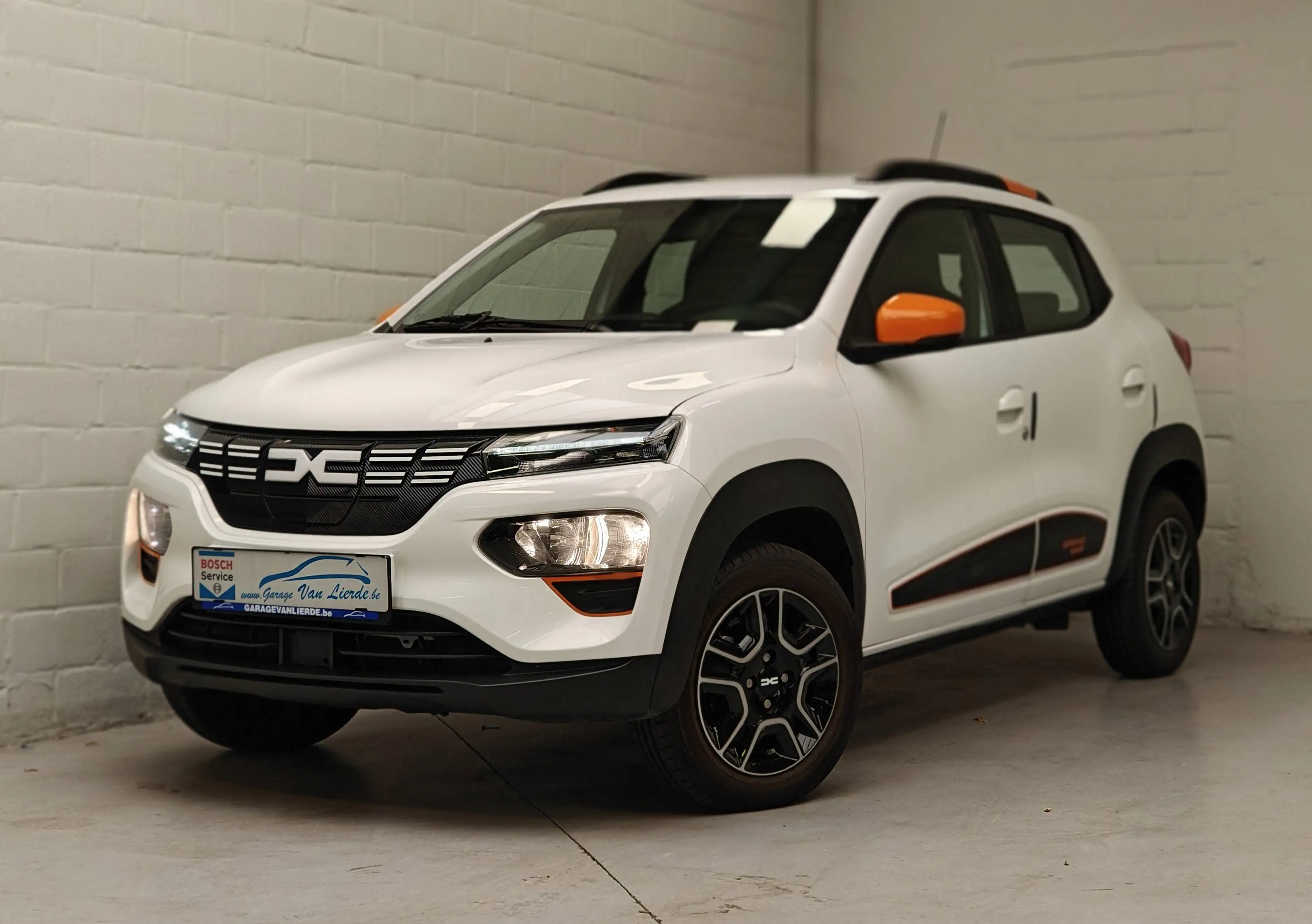 Dacia Spring 26.8 kWh Expression - Apple Carplay - GPS - Camera - Leder