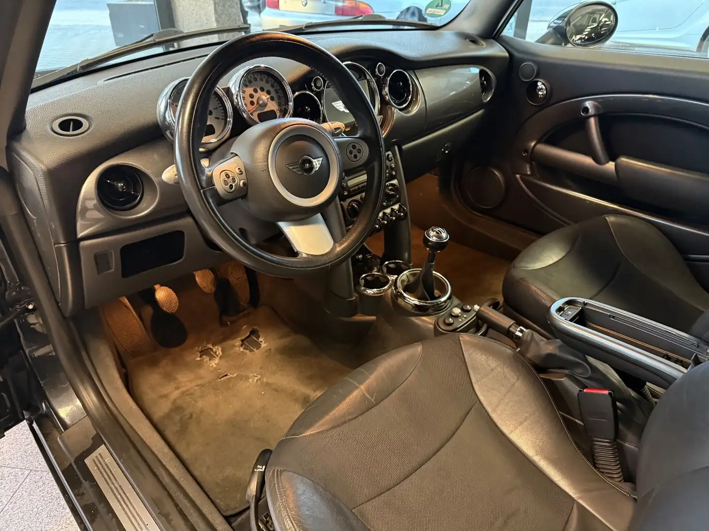 MINI Cooper Cabrio Navi Klima SHZ Tempomat PDC Schwarz - 2