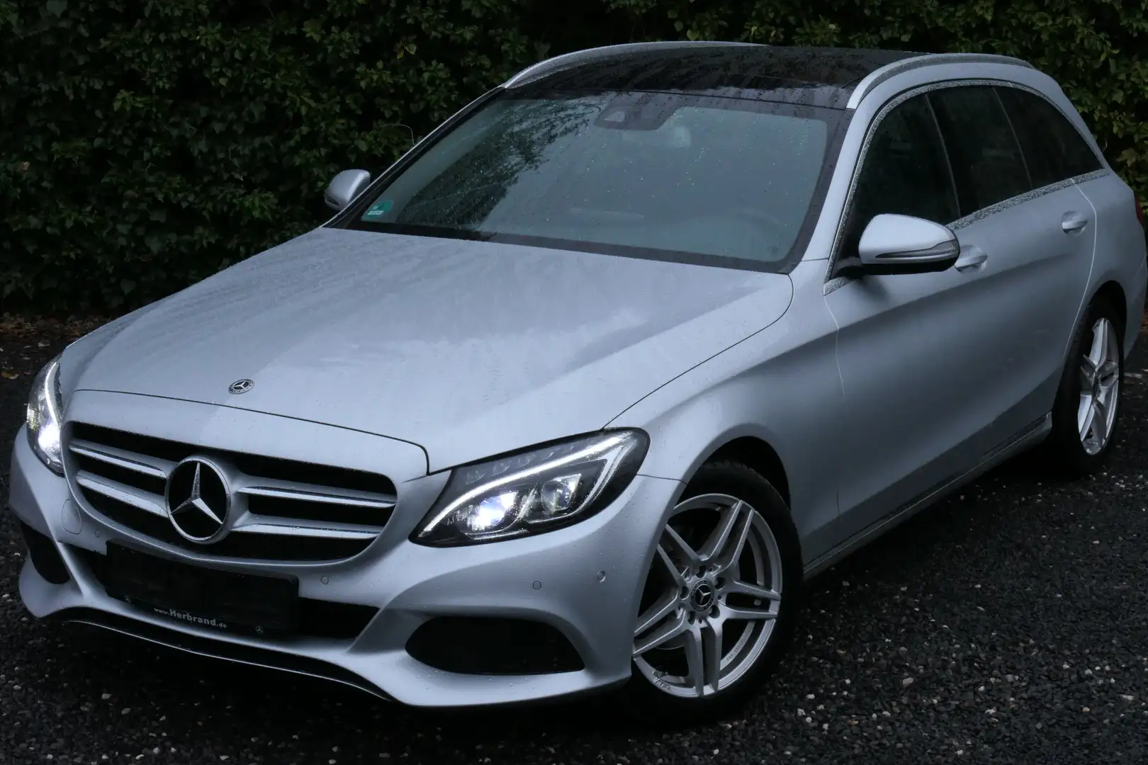 Mercedes-Benz C 180 Autom.Avantgarde+PANNO+LED+Totwinkel+AHK+Spurhalte Zilver - 1