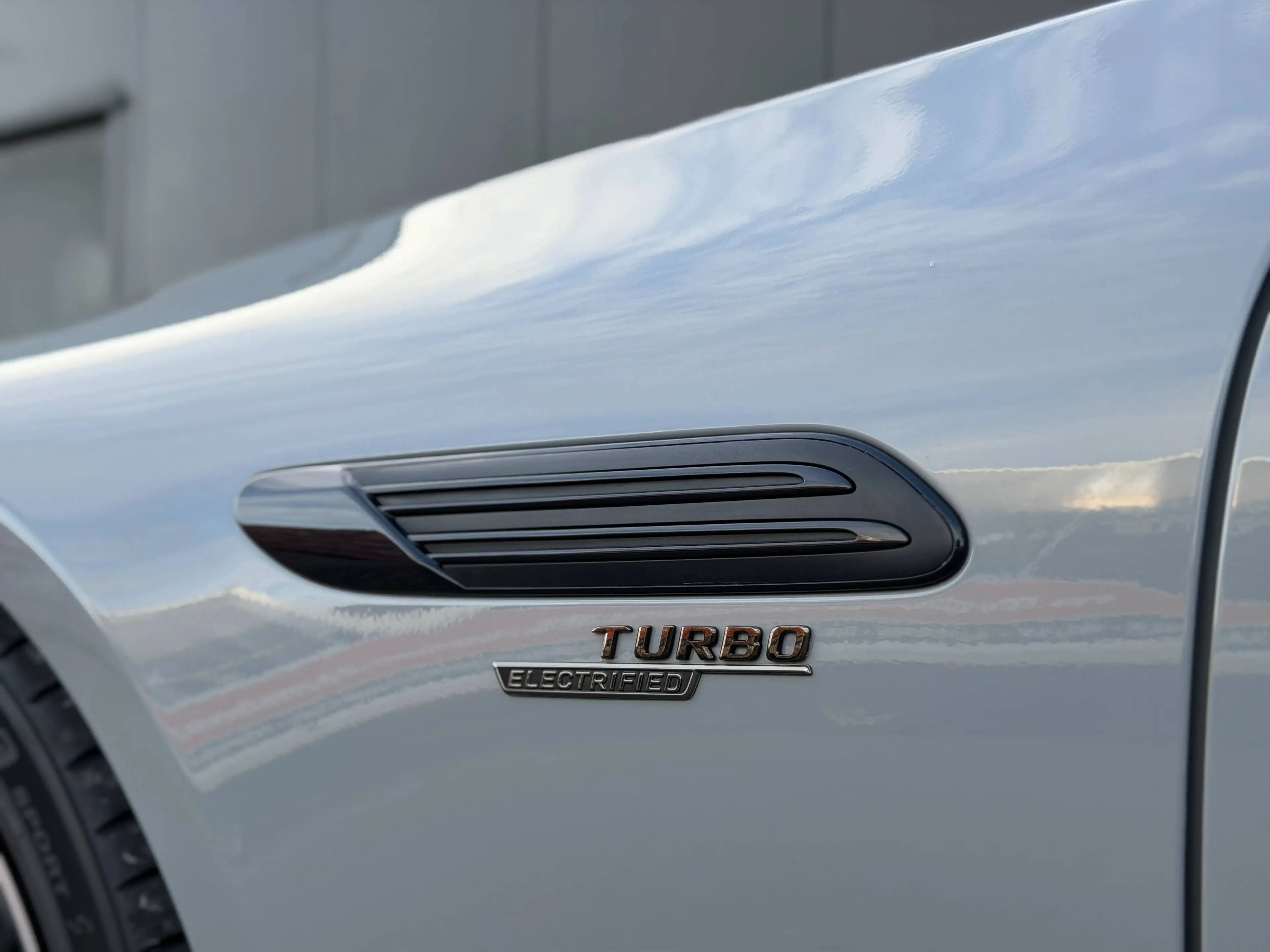 Mercedes-Benz SL 43 AMG MHEV 381cv - Pack Aero - Burmester - 360 - Carbone — photo 13