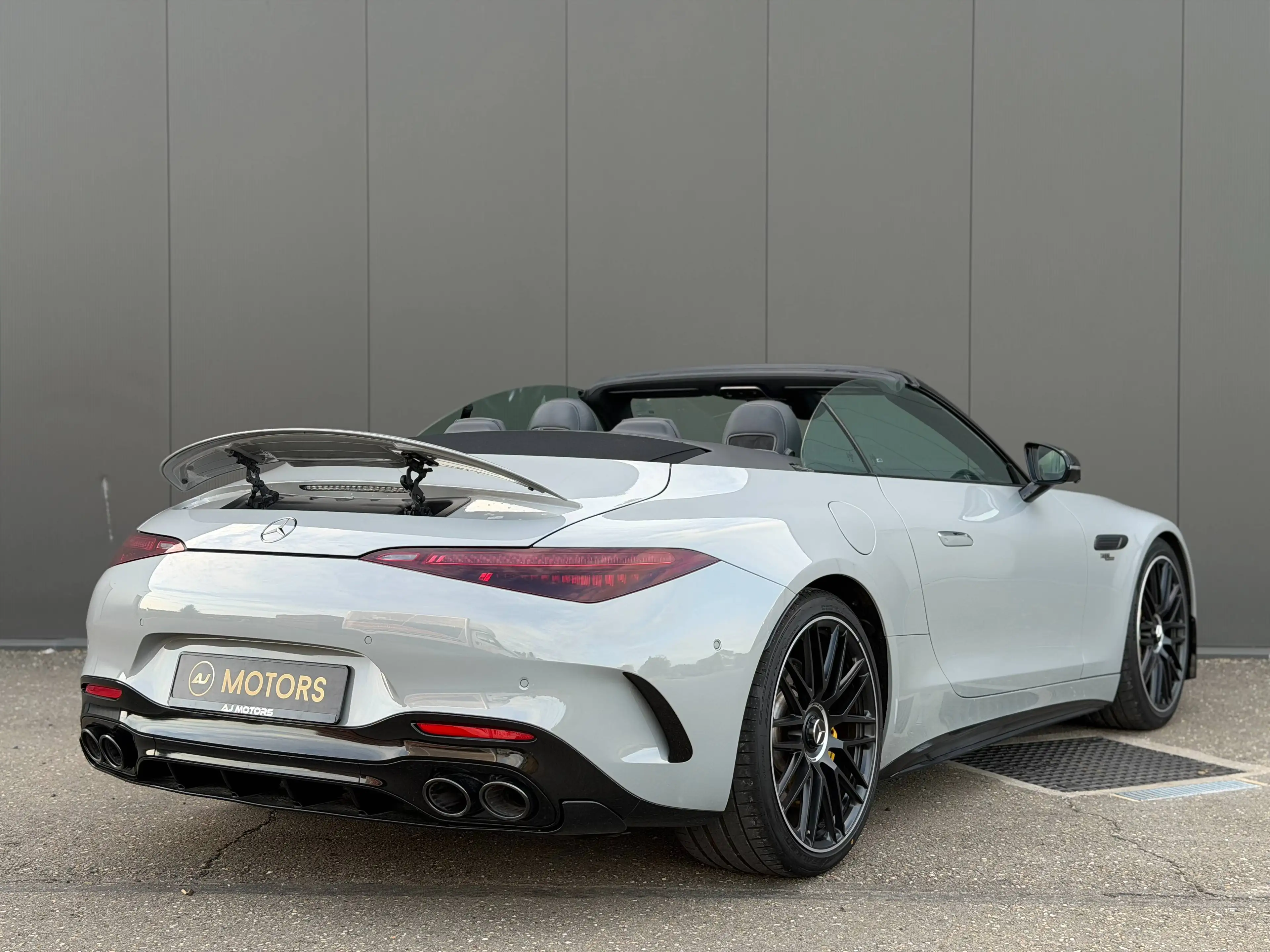 Mercedes-Benz SL 43 AMG MHEV 381cv - Pack Aero - Burmester - 360 - Carbone — photo 2