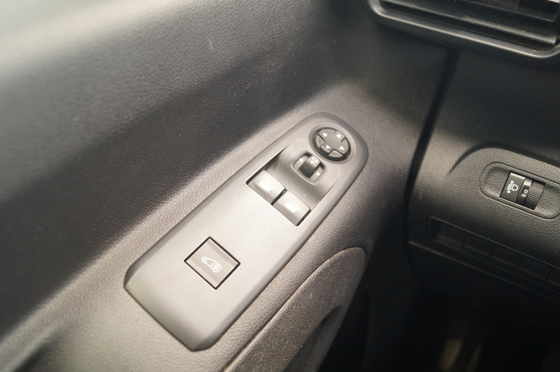 Peugeot Partner 1.5 BlueHDI Asphalt -NAVI-CAM-DAB- — photo 27